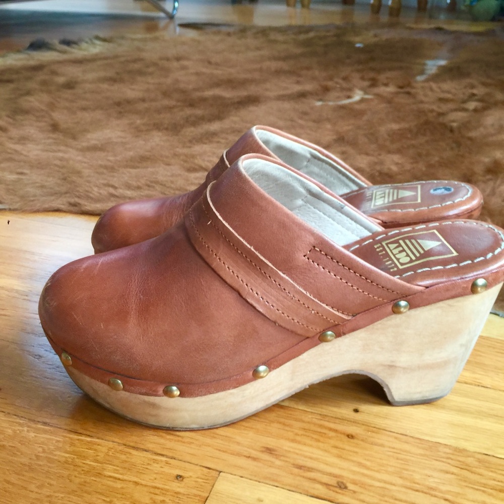 ALDO platform Wood clogs